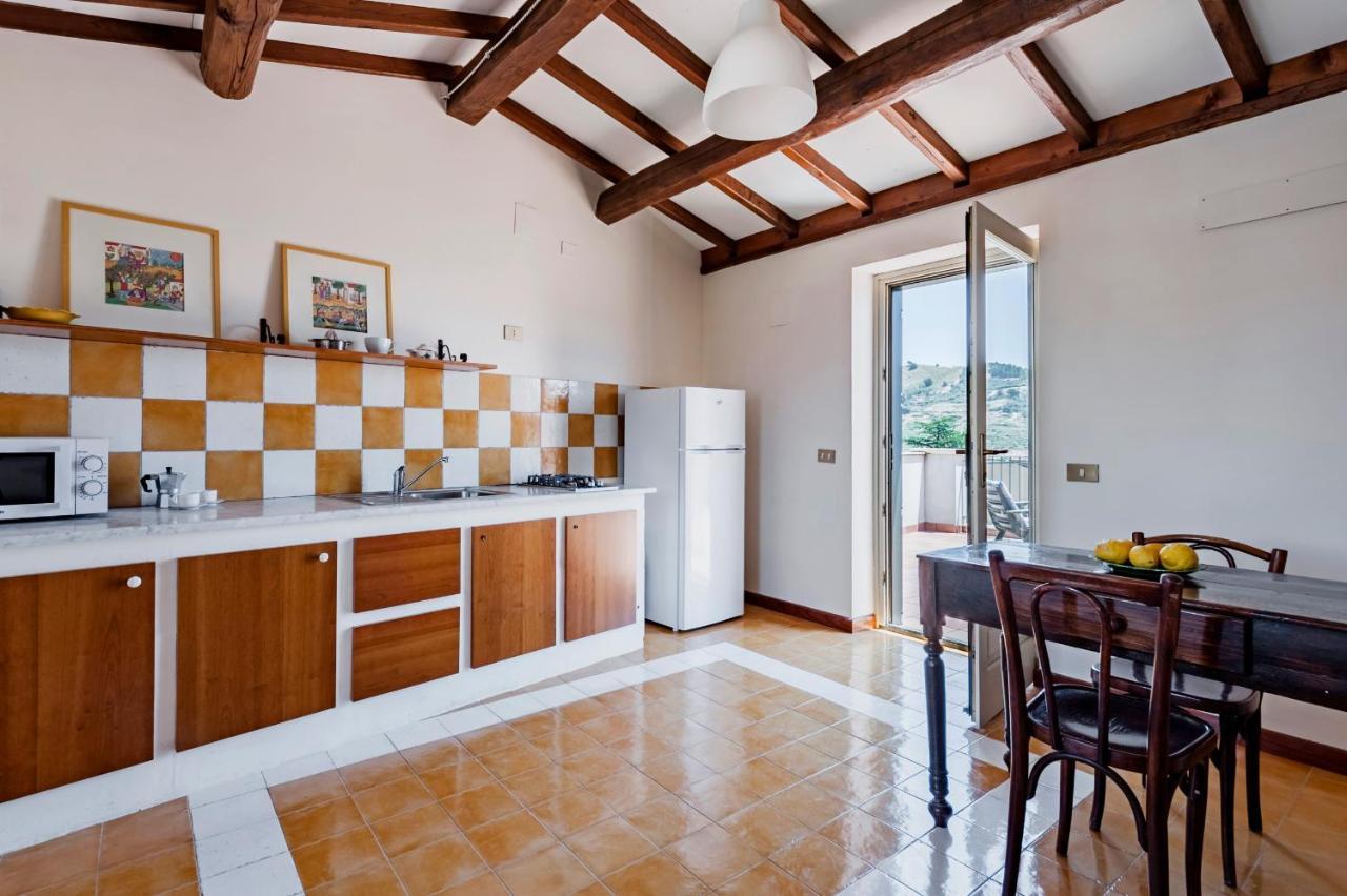 לינגואגלוסה Gli Iris Apartments By Wonderful Italy מראה חיצוני תמונה