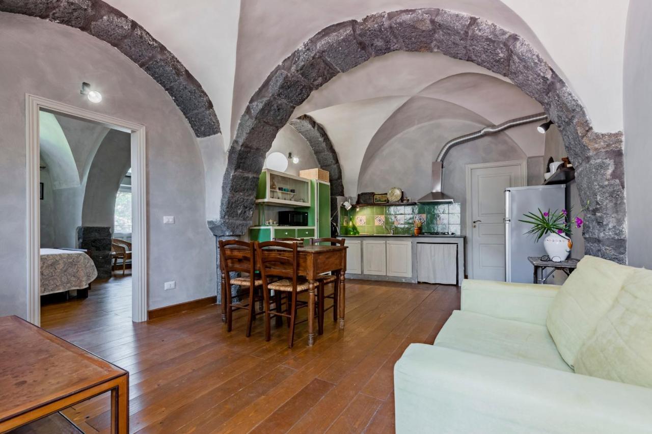 לינגואגלוסה Gli Iris Apartments By Wonderful Italy מראה חיצוני תמונה