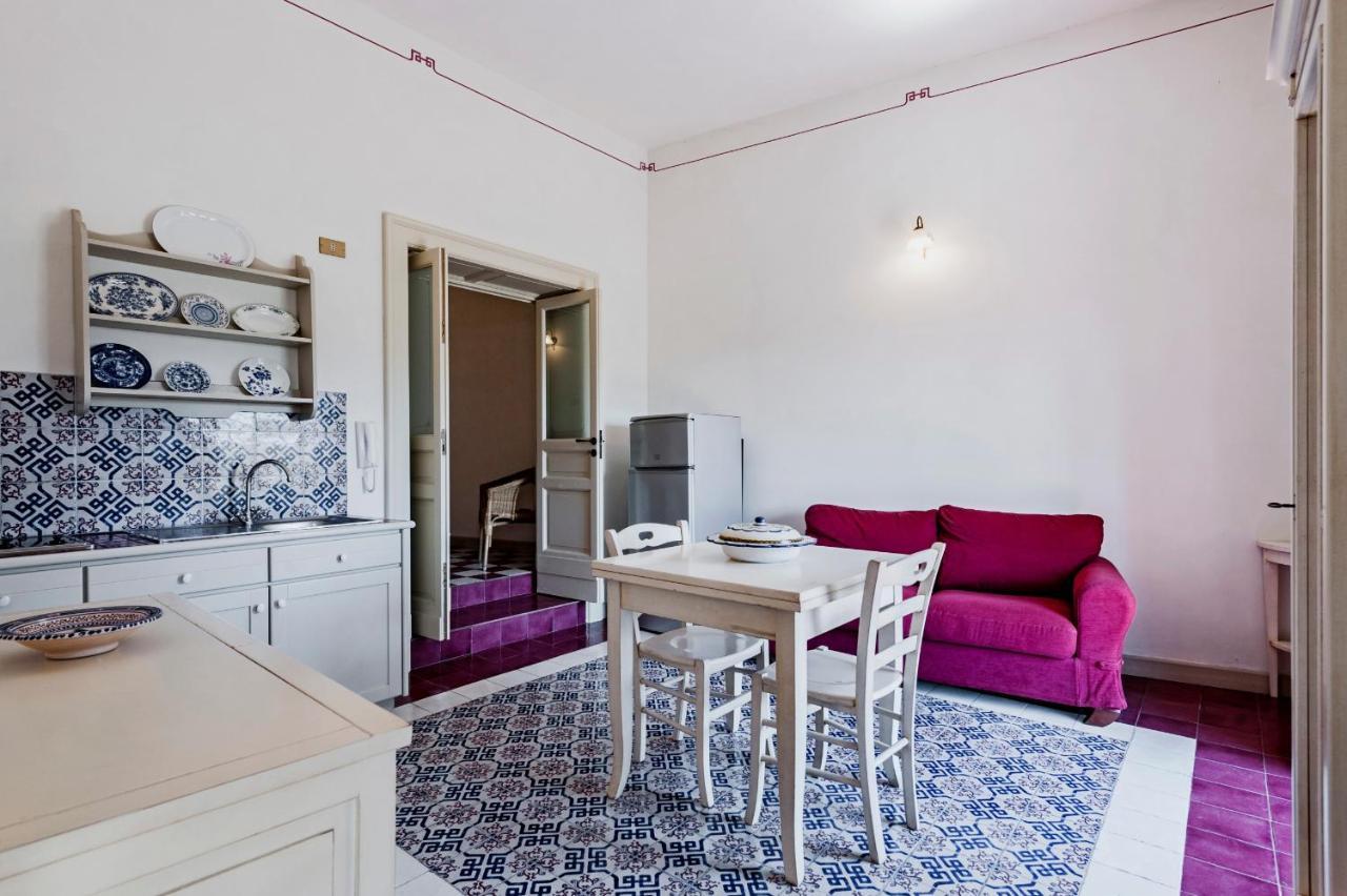 לינגואגלוסה Gli Iris Apartments By Wonderful Italy מראה חיצוני תמונה