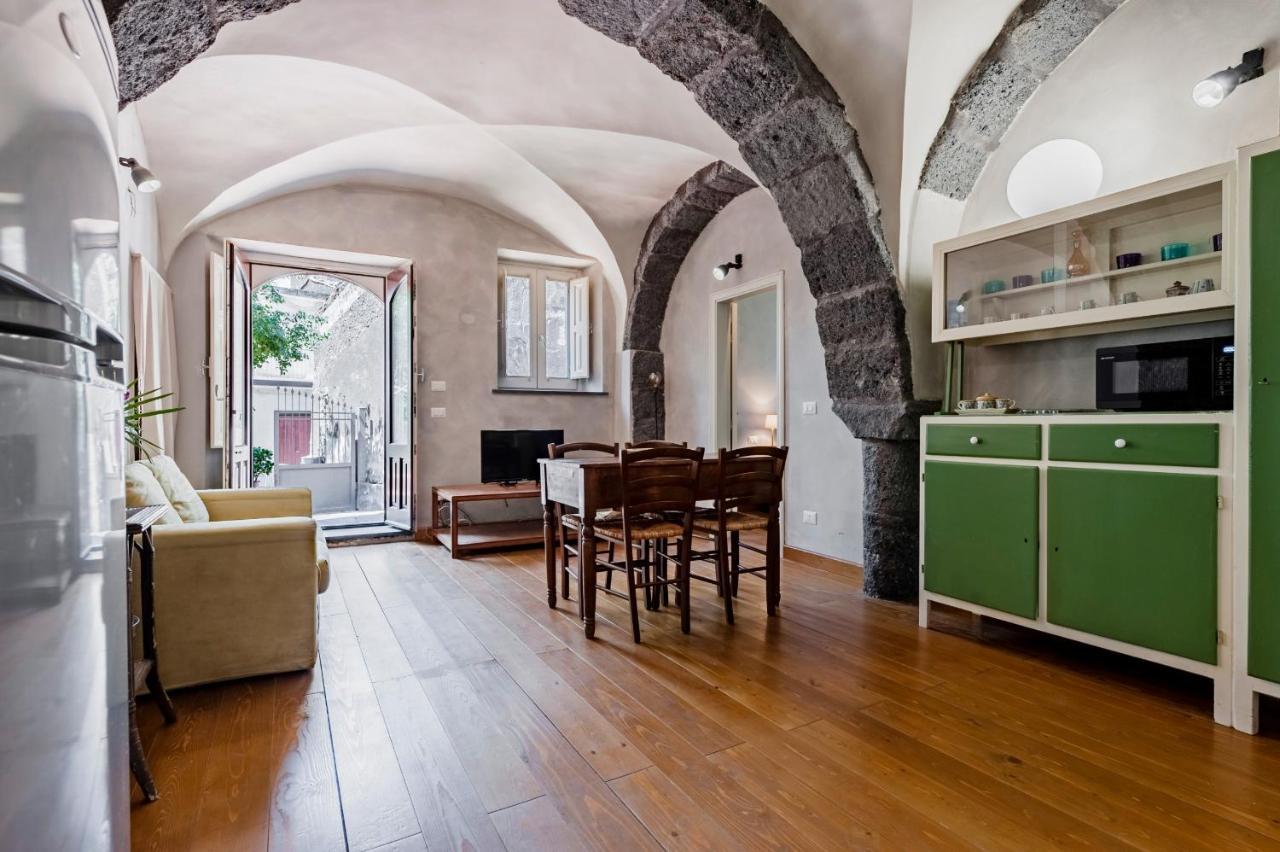 לינגואגלוסה Gli Iris Apartments By Wonderful Italy מראה חיצוני תמונה