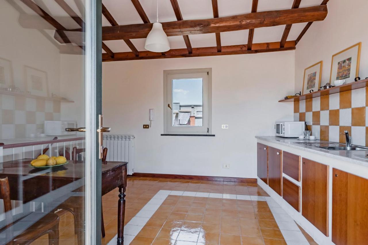 לינגואגלוסה Gli Iris Apartments By Wonderful Italy מראה חיצוני תמונה
