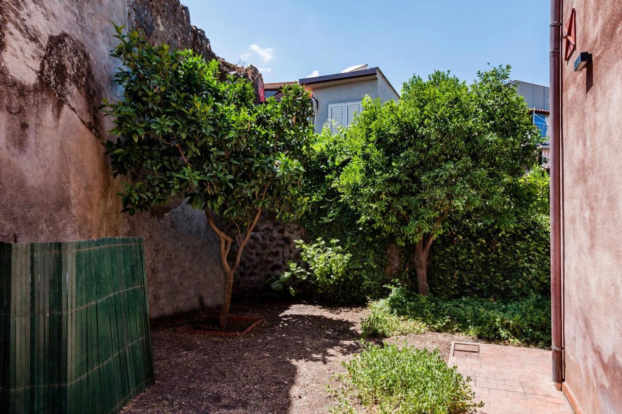 לינגואגלוסה Gli Iris Apartments By Wonderful Italy מראה חיצוני תמונה