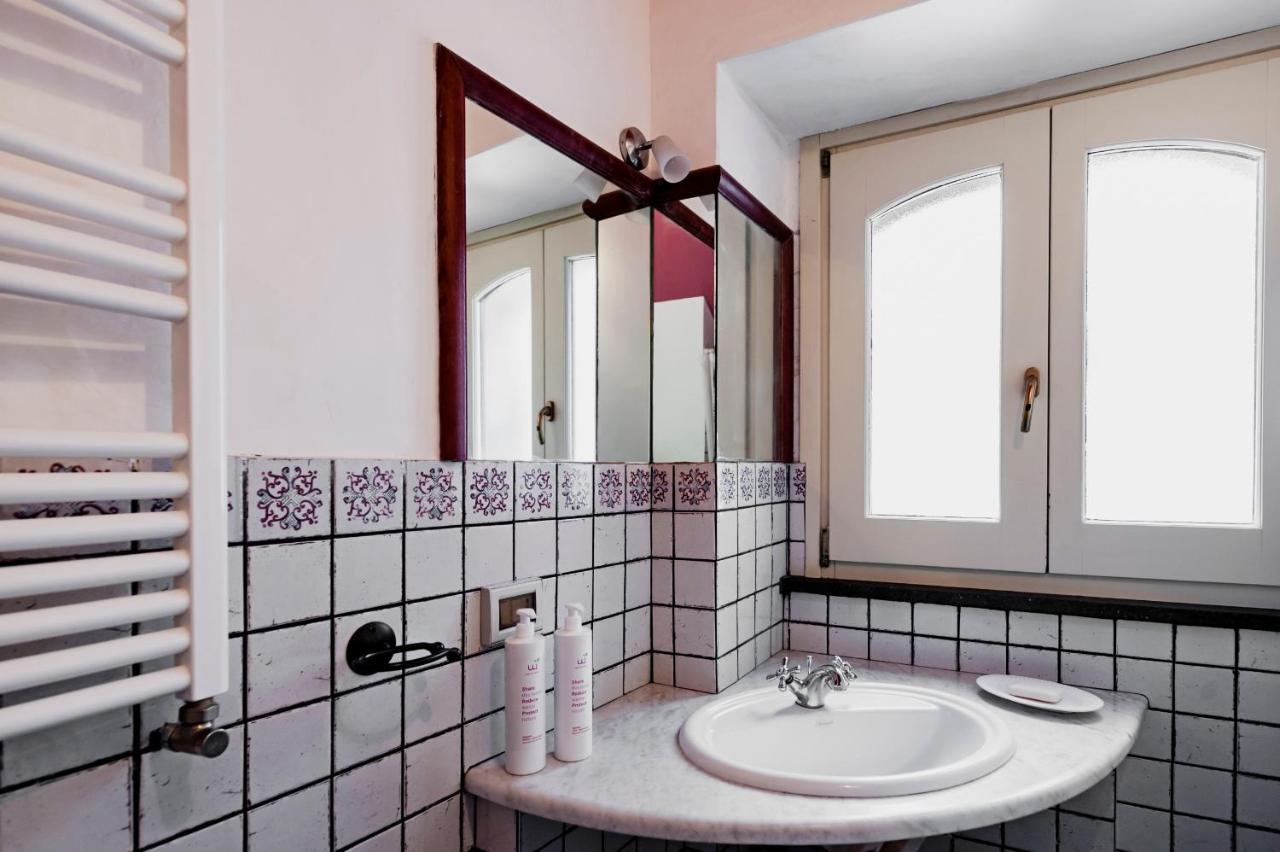 לינגואגלוסה Gli Iris Apartments By Wonderful Italy מראה חיצוני תמונה