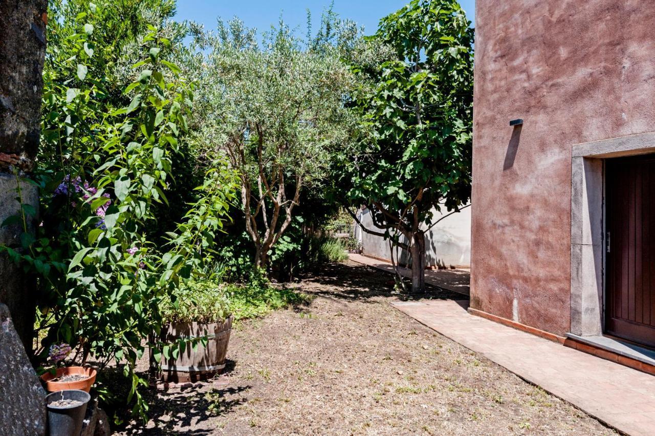 לינגואגלוסה Gli Iris Apartments By Wonderful Italy מראה חיצוני תמונה