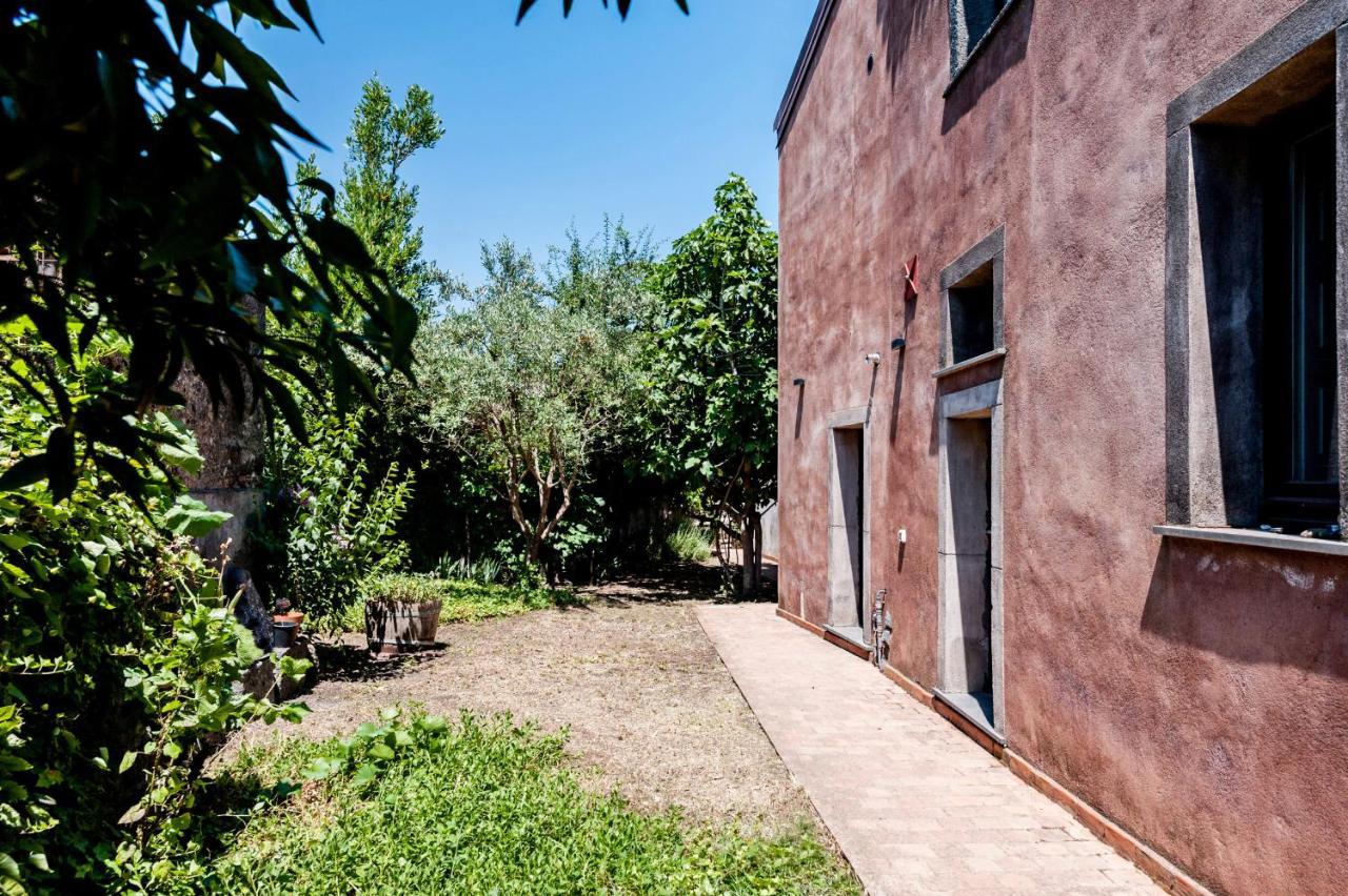 לינגואגלוסה Gli Iris Apartments By Wonderful Italy מראה חיצוני תמונה