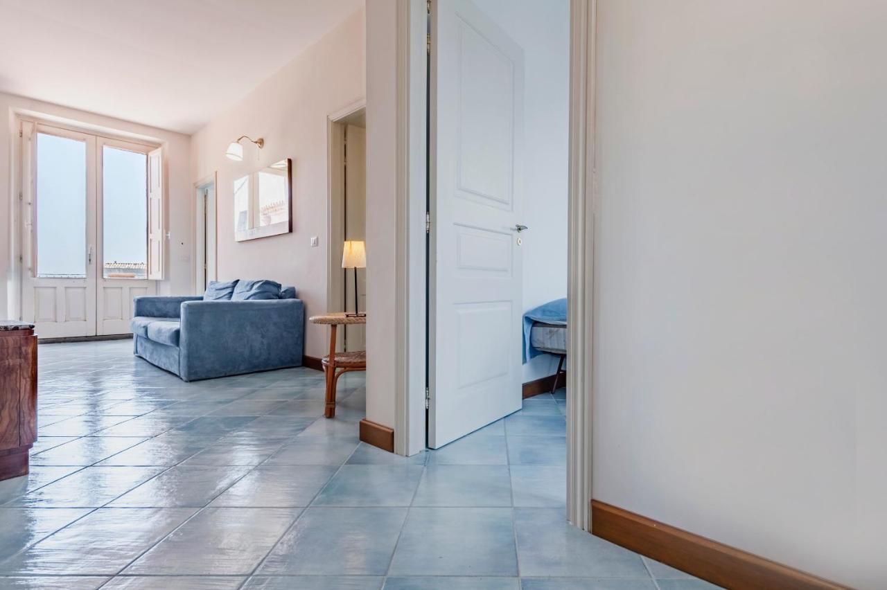 לינגואגלוסה Gli Iris Apartments By Wonderful Italy מראה חיצוני תמונה