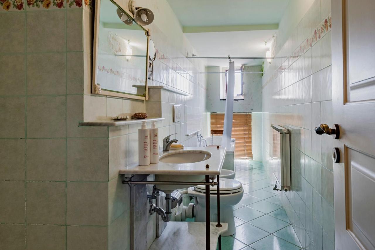 לינגואגלוסה Gli Iris Apartments By Wonderful Italy מראה חיצוני תמונה