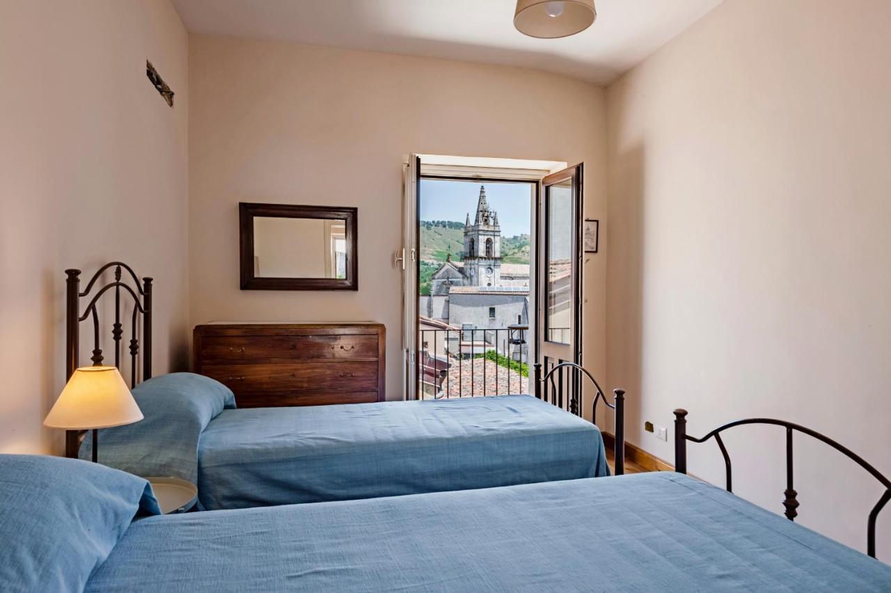 לינגואגלוסה Gli Iris Apartments By Wonderful Italy מראה חיצוני תמונה